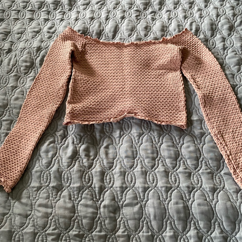 Comfortable and sexy mauve crop from Free People! Excellent condition!